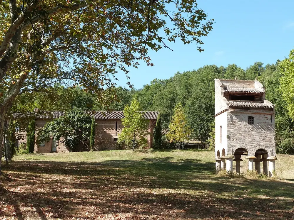La ferme et le pigeonnier de Montfa à Saurs (Lisle-sur-Tarn)